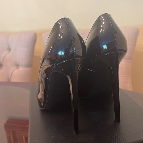 Saint Laurent black high heel pumps in size 7.5 excellent condition - Picture 3 of 6